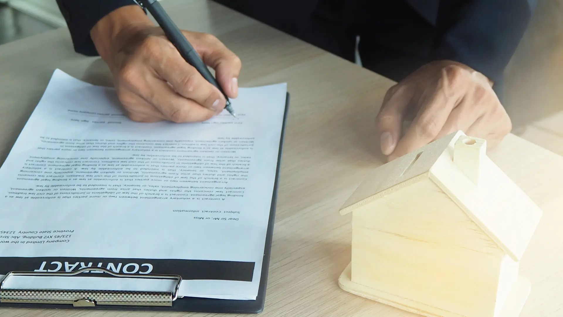 REGISTRATION AND NOTARIZATION OF LEASES IN THE UAE